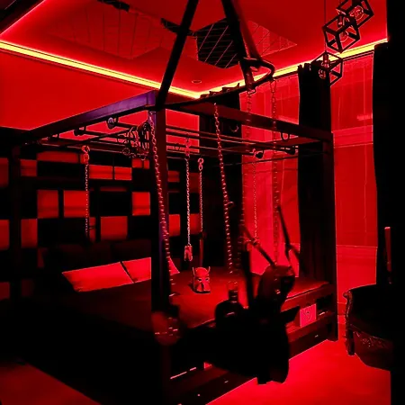 アパート Bdsm - Red Box - - Adults Only チェシン